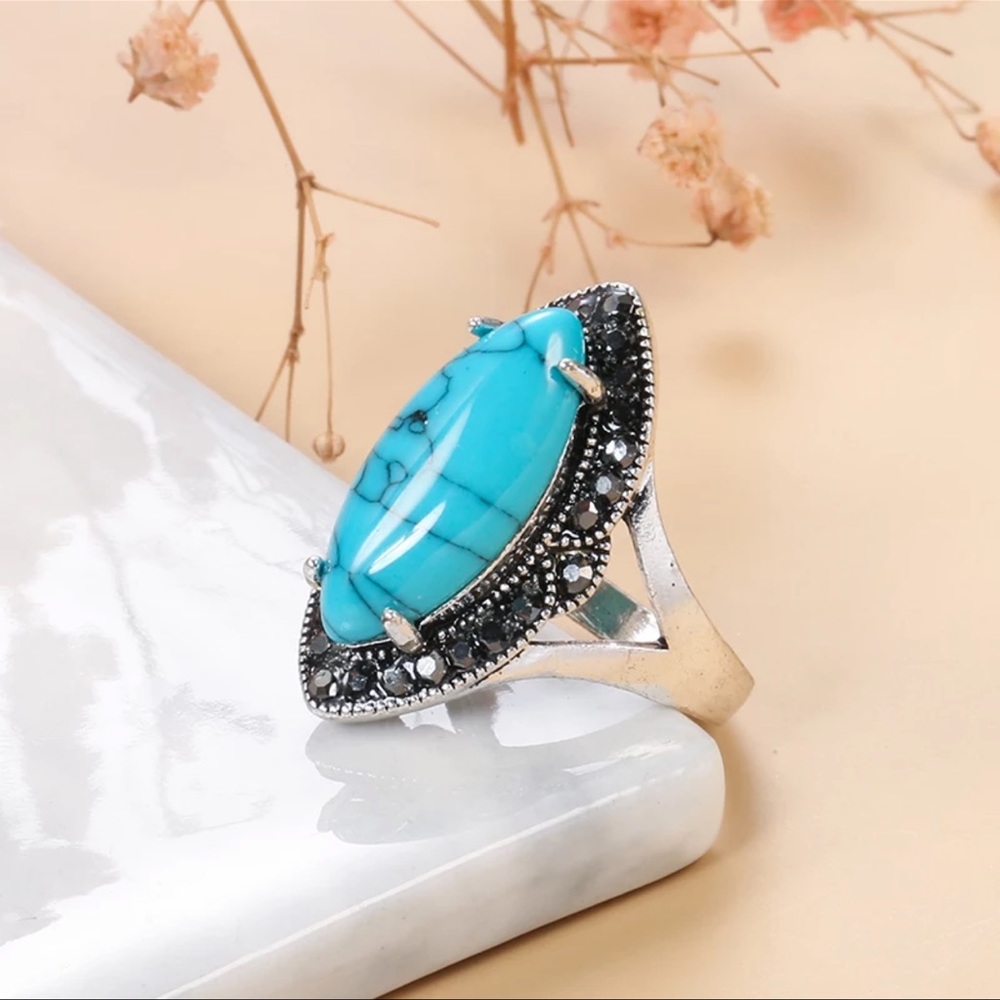 VINTAGE Women’s RING - Picture 2 of 9